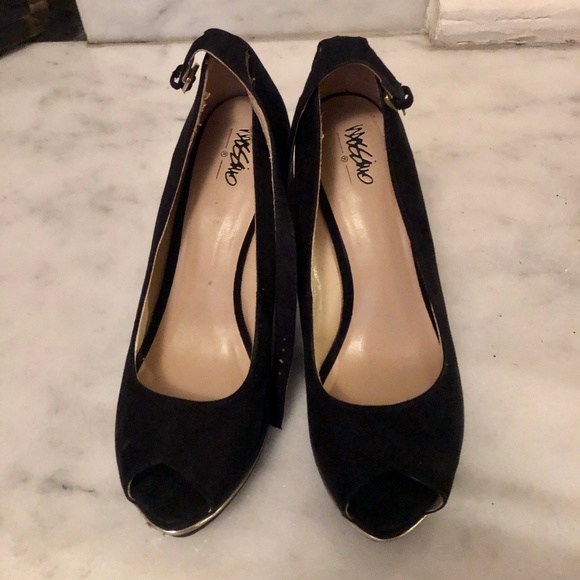 Versatile Black Suede Wedges with Silver Trim - Picture 3 of 4